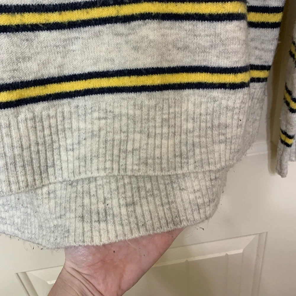 Romeo + Juliet Couture Striped Sweater - Picture 4 of 7